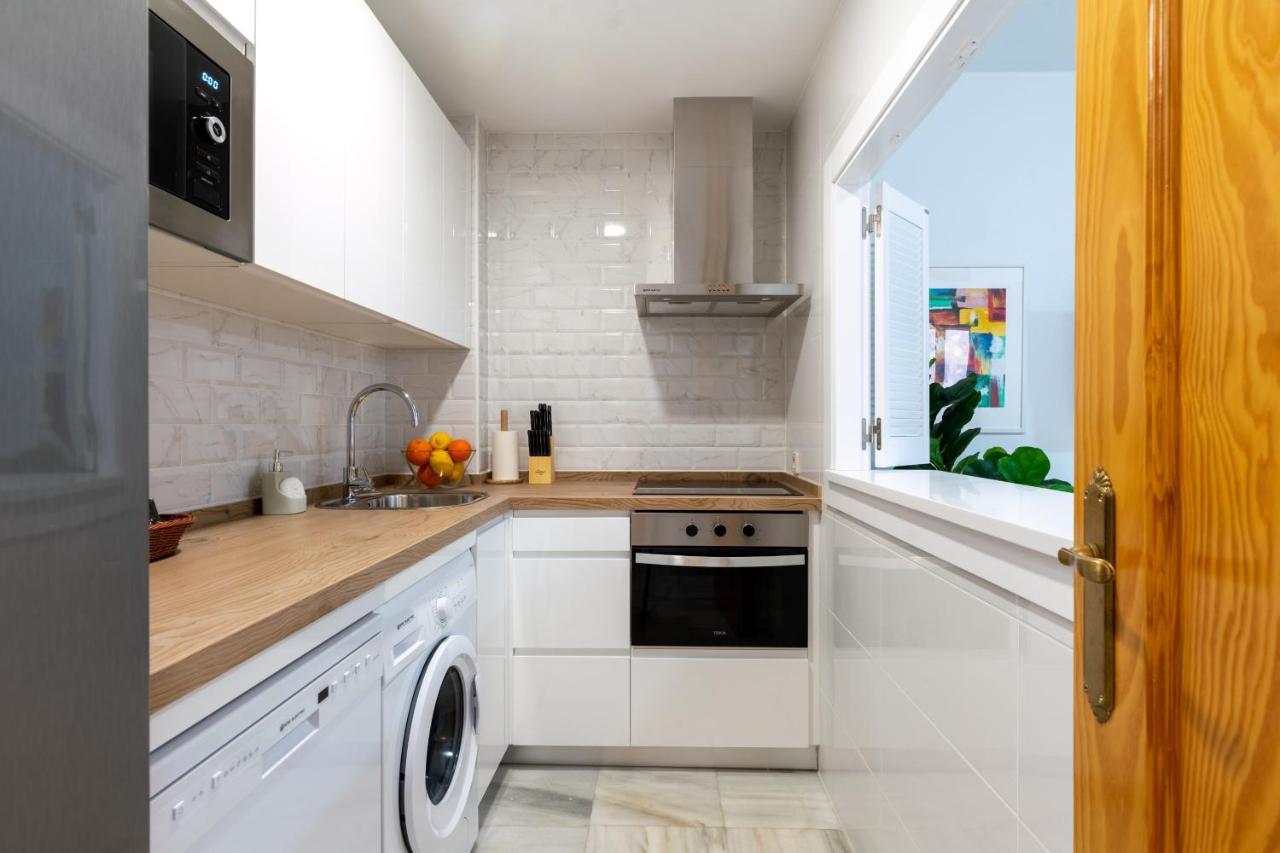 Apartamento Con Garaje, Centro De Sevilla エクステリア 写真